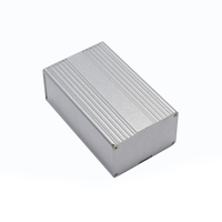 Boîtier électronique professionnel personnalisé usiné CNC, boîtier de terminaison argenté, boîtier de commande IP54 en aluminium thermolaqué
