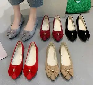 2022 Girls Loafers Fashion Flat Plus Size Work Shoes New Style Women British Style Pointed Toe Slip-on Flat Shoes Suede