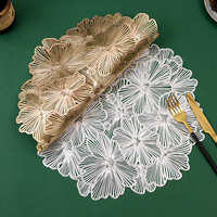 Décor de table 15 pouces Ginkgo évider PVC métallisé or chargeur assiette tapis fleur napperons pour réception de mariage de vacances