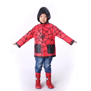 새로운 스타일 PVC 사용자 정의 로고 야외 어린이 만화 비옷 방수 EVA 스파이더 맨 키즈 포켓 비옷 만화 코트