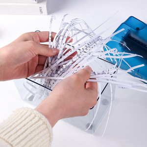 Mini déchiqueteuse de papier manuelle à manivelle, coupe-documents A4 en bandelettes, capacité 1L, pour bureau et usage domestique - Product Image 4