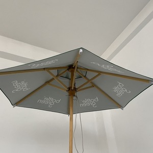 <span class=keywords><strong>Parasol</strong></span> de terrasse en tissu de protection solaire, en polyester recyclé, avec structure en bois, anti-UV, anti-chaleur, écologique, pour extérieur et hôtels - Product Image 6