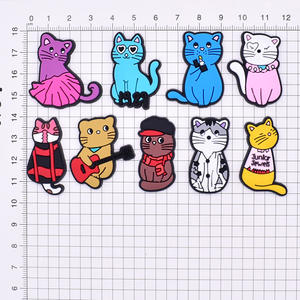 2025 goma Led versátil mejor gato y perro zapatos encantos niños accesorios animales de dibujos animados - Product Image 2