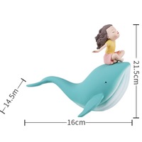 Ornement de baleine pour fille et figurine de fille montant sur un vent, objet de décoration mignon pour bureau, cadeau d'anniversaire japonais