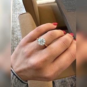 แหวนเพชรทรงรี TJ-01 จาก TAURUS JEWELS เพชรเลี้ยงในห้องปฏิบัติการสำหรับผู้หญิง แหวนหมั้นสุดหรู ทอง 18K/14K/9K ทองชมพู/ทองขาว รับรองโดย IGI/SGL - Product Image 6