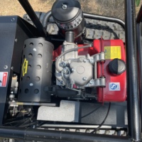 Tondeuse robot chenillée autotractée à moteur diesel 4 temps de qualité industrielle, homologuée CE, avec coupe à fléaux et hauteur réglable