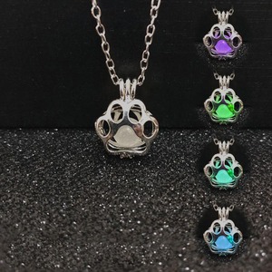 Colliers pendentifs étoile de lune lumineuse pour femmes, collier en pierre lumineuse en forme de cœur creux et de citrouille, bijoux qui brillent dans le noir - Product Image 5