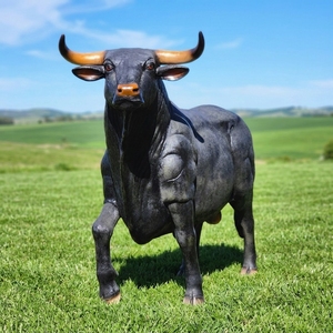 Statue de taureau espagnol en fibre de verre grandeur nature, sculpture animale très demandée pour la décoration extérieure - Product Image 3