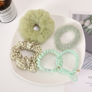 All'ingrosso 5 pezzi regalo per ragazze accessori per capelli per bambini plaid per capelli fascia in gomma pelosa pelosa soffice scrunchie set <span class=keywords><strong>rosa</strong></span> - Product Image 4