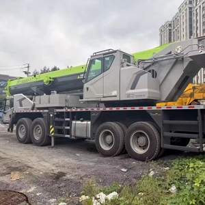 Grue mobile d'occasion Zoomlion ZTC1300V 130H de marque chinoise, 130T, en bon état avec moteur et pompe, disponible à Dubaï. - Product Image 1