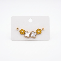 QIAOREN 14506 Clous d'oreilles en acier inoxydable avec fleur jaune, quartz blanc et petit trèfle, lot multiple, bijoux de mode quotidiens, cadeau