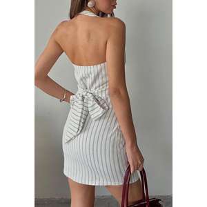 Ensemble gilet sans manches et jupe rayés blancs pour femme – Tenue décontractée en crêpe pour le printemps et l'été - Product Image 1