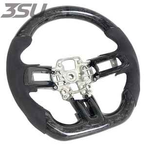 พวงมาลัยรถยนต์ฟอร์ด มัสแตง จีที แบบกำหนดเอง หุ้มหนังแท้ คาร์บอนไฟเบอร์ สำหรับปี 2018-2023 สไตล์สปอร์ตภายในห้องโดยสาร - Product Image 2