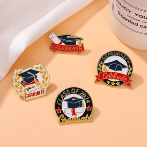 2026 Tốt Nghiệp Lưu Niệm Ve Áo Pin Mới Nhất Trang Trí Tùy Chỉnh <span class=keywords><strong>Pins</strong></span> Làm Cho Jean Áo Khoác Mũ Đại Học Tốt Nghiệp Pin Huy Hiệu - Product Image 3
