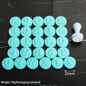 Moldes para galletas del alfabeto inglés, 26 Uds., juego de sellos <span class=keywords><strong>en</strong></span> caja superior e inferior, sellos <span class=keywords><strong>en</strong></span> relieve 3D, cortadores de pasteles Fondant, herramientas para hornear arcilla - Product Image 2