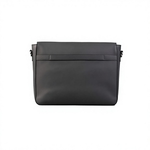 Sac bandoulière unisexe en cuir véritable ELYSIAN INDUSTRIES, noir uni, sangle réglable, poignée souple, durable, usage quotidien, 20-30L - Product Image 3