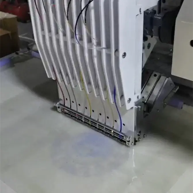 गर्म तय सेक्विन मशीन छिद्रण स्वत: गर्मी प्रेस के लिए डिजाइन