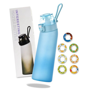 Bottiglia d'Acqua in Plastica Portatile da 700ml, Nuovo Design, Senza BPA, in Tritan, Antigoccia, con Capsule Aromatizzate - Product Image 4