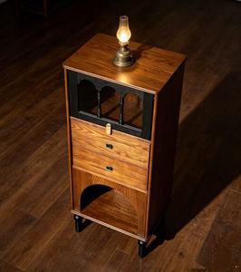 Mueble de Almacenamiento para Sala de Estar, Diseño Moderno de Mediados de Siglo, Gabinete Alto de Madera Sólida con 2 Cajones y Estante Arqueado - Product Image 6