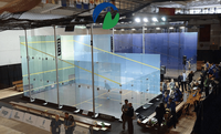 Terrain de squash panoramique préfabriqué en verre MCG Worldwide Supply |   Système de terrain de sport portable prêt à l'emploi avec assistance à l'installation