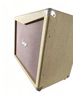Amplificateurs de guitare électriques professionnels commandés par lots, d'une puissance de 65 watts, dotés d'une fonction de protection contre les surcharges.