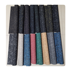 Revêtement de sol en caoutchouc protecteur pour salle de sport à domicile, bureau et terrains de sport - Tapis d'exercice imperméables, antidérapants et résistants à l'usure en plastique - Product Image 1