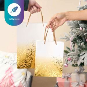 Sac en papier personnalisé de luxe pour vêtements, emballage cadeau, durable, réutilisable, avec poignée, pour bijoux et commerce de détail - Product Image 4