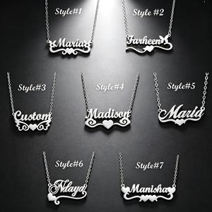 Collana Personalizzata in Acciaio Inossidabile Placcato Oro 18K con Ciondolo <span class=keywords><strong>Lettera</strong></span>/Foto - Gioielli Anti-Appannamento OEM/ODM Dropshipping - Product Image 1