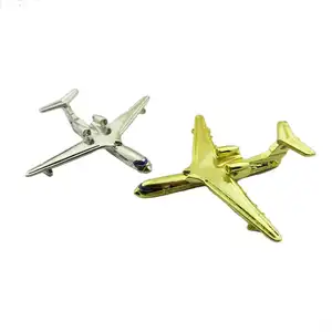 pasador de plástico 3d Suppliers-De aleación de 3D aerolínea aviones insignias personalizado en forma de suave esmalte chapado en oro plata Boeing solapa avión Pines de esmalte