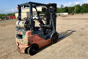 รถยกนิวเมติกใช้เครื่องยนต์เบนซิน 1.5 ตัน ปี 2016 ยี่ห้อโตโยต้า รุ่น 8FGU15 ขาย - Product Image 4