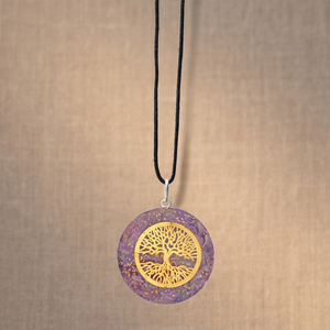 Pendentif Rozna Crystals en améthyste gravé, motif <span class=keywords><strong>arbre</strong></span> <span class=keywords><strong>de</strong></span> <span class=keywords><strong>vie</strong></span>, thème amour, artisanat fait main en pierre semi-précieuse - Product Image 3