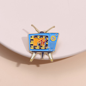 Pin Enamel Kartun Unik Bergaya Komik Televisi Mini Retro, Bros Kerah TV, Pin Anime Hewan untuk Tas Ransel dan Topi, untuk Paskah - Product Image 2