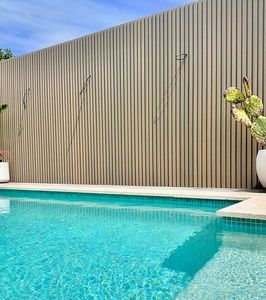 Idées <span class=keywords><strong>de</strong></span> jardinage pour les murs extérieurs des maisons, revêtement en lattes anciennes, écran <span class=keywords><strong>de</strong></span> clôture, panneaux composites étroits, revêtement extérieur en lattes, panneaux cannelés - Product Image 1