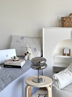 Lámpara de Mesa LED Moderna con Pantalla de Bola Cromada, Diseño Eléctrico Minimalista, Ecológica, Regulable, para Lectura en el Dormitorio