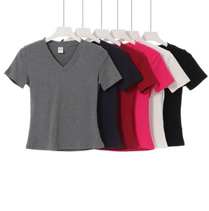 T-shirts pour femmes en coton 92% et élasthanne 8%, col en V uni, manches courtes, coupe ajustée, t-shirts courts pour filles - Product Image 3