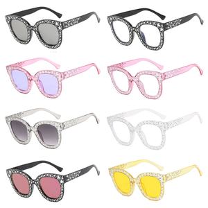 Gafas de Sol Cuadradas de Gran Tamaño con Estrella de Cinco Puntas Deslumbrante para Mujer, Gafas de Sol Brillantes, Coloridas, Transparentes y con Diamantes Brillantes - Product Image 5