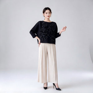 Pronto per la Spedizione: Completo da <span class=keywords><strong>Donna</strong></span> con Applicazioni Floreali 3D, Top con Petali e Pantaloni a Gamba Larga, Consegna in 7 Giorni, Tuta Tecnica Autunnale - Product Image 4