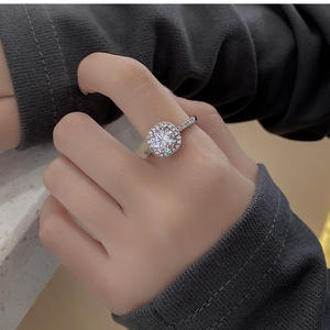 Joyería de moda Halo Cubic Zircon anillo de latón de alta calidad CZ anillo ajustable para mujer anillo de compromiso de fiesta - Product Image 5