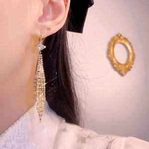 ต่างหูเงินชุบทรงเรขาคณิตหรูหราประดับพู่ยาวระยิบระยับด้วยเพชรซิร์คอนทรงรวงข้าวทันสมัย เหมาะสำหรับงานฉลองครบรอบและงานปาร์ตี้ - Product Image 3