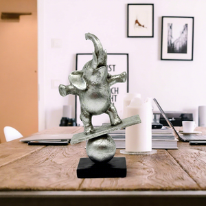 Figurine d'éléphant en argent, sculpture artistique en métal, décoration de table, thème animal contemporain, décoration pour la maison et le bureau - Product Image 1