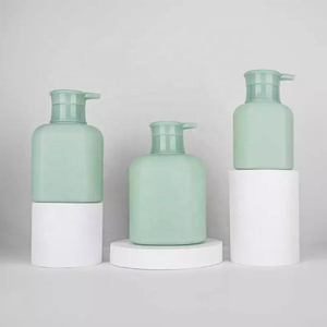 Yueshunxing <span class=keywords><strong>Source</strong></span> Manufacturers 300ml500ml750ml Botella de loción de gran capacidad Champú Gel de ducha Acondicionador <span class=keywords><strong>Sub</strong></span>-botella - Product Image 4