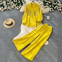Ensemble 2 pièces pour femmes, chemise à manches longues à col et broderies florales, pantalon à taille élastique et jambes larges, tenue décontractée pour le printemps, l'automne et les vacances