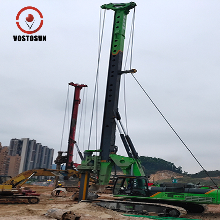Chine Un An De Garantie de Forage Rotatif de Puits D'eau Construction Foreuse Rotative À Chat Châssis À Vendre