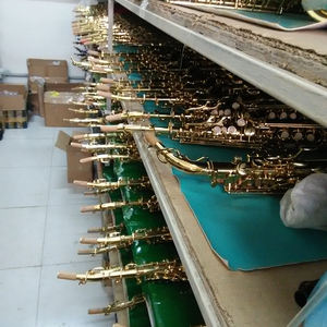 <span class=keywords><strong>Saxophone</strong></span> <span class=keywords><strong>soprano</strong></span> en laiton Bb artisanal, fabrication d'usine, vente en gros, prix bas, avec étui - Product Image 6