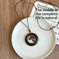 Collier pendentif rond Bodhi vintage pour femme, style ethnique simple, long accessoire haut de gamme, chaîne de pull polyvalente en bois de bambou