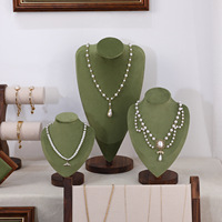 Présentoir de Luxe en Velours Vert Fruité pour Bijoux, Support en Bois de Noyer pour Bagues, Boucles d'Oreilles, Colliers, Plateau de Présentation en Buste, Plateau à Bijoux