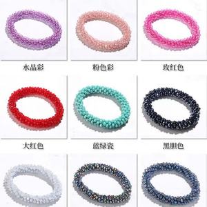 Coletero elástico hecho a mano con cuentas de cristal y abalorios, pulsera de ganchillo elástica con cuentas de vidrio y baño de oro de 18K, dijes encantadores - Product Image 6