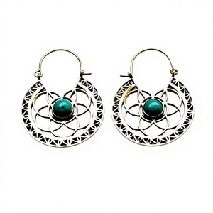 Pendientes de Aro de Estilo Bohemio con Turquesa, Hechos a Mano con Latón y Piedras, para Mujer, Regalo para Fiesta o Boda - Product Image 3