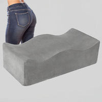 Coussin ergonomique gris en mousse à mémoire de forme pour le fessier, avec contour incurvé pour le modelage des hanches, support pour siège de voiture et usage intérieur, amovible