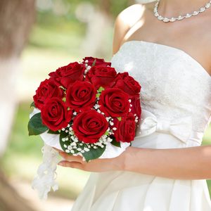<span class=keywords><strong>Rosas</strong></span> <span class=keywords><strong>Rojas</strong></span> Artificiales de Tacto Real, Tallos de Terciopelo Plástico, Venta al por Mayor, Decoración para el Hogar, Bodas, Fiestas, Día de la Madre - Product Image 4
